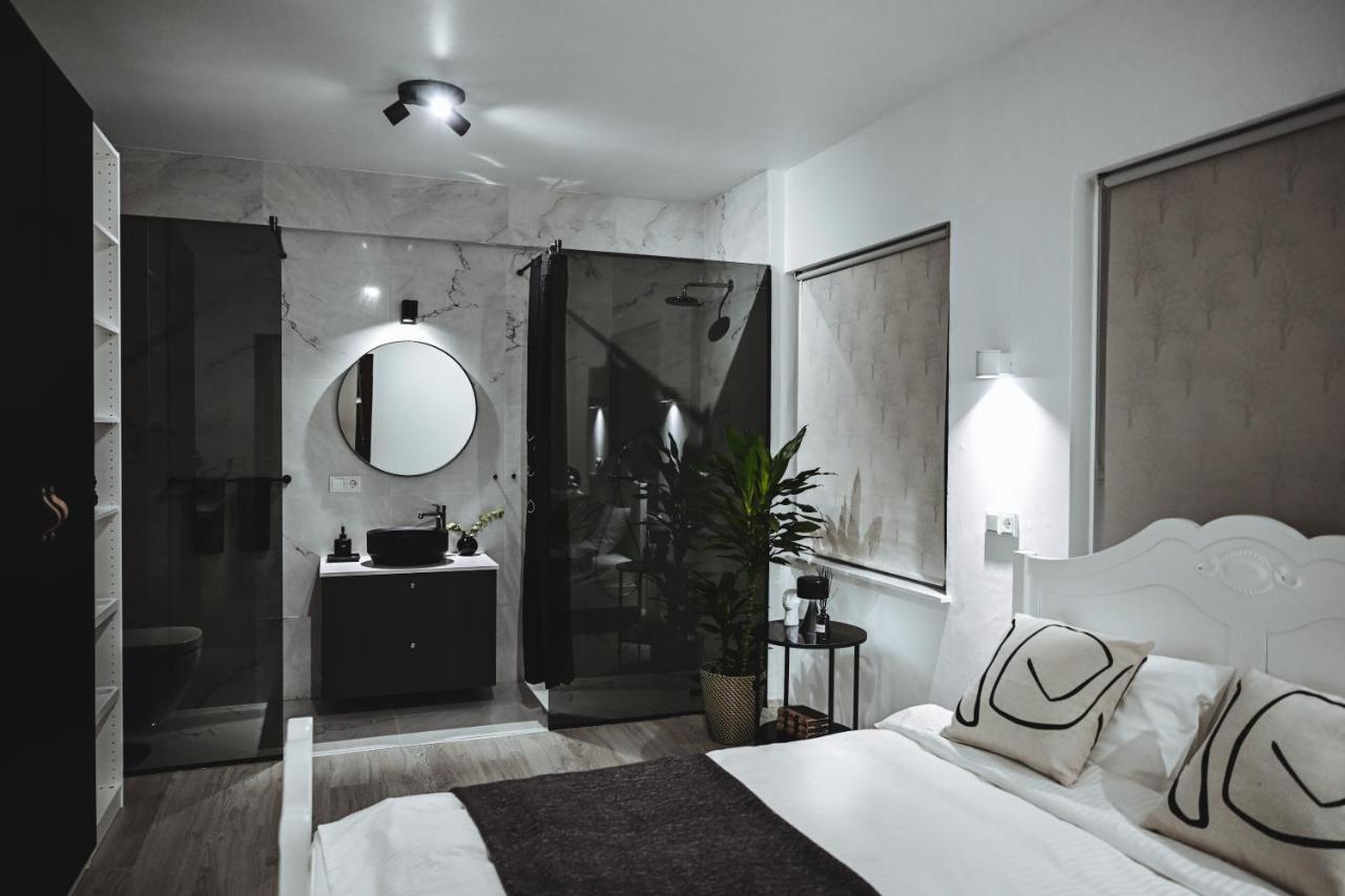 Alka - Cozy Room By The Sea With Private Hot Tub Njarthvik Ngoại thất bức ảnh